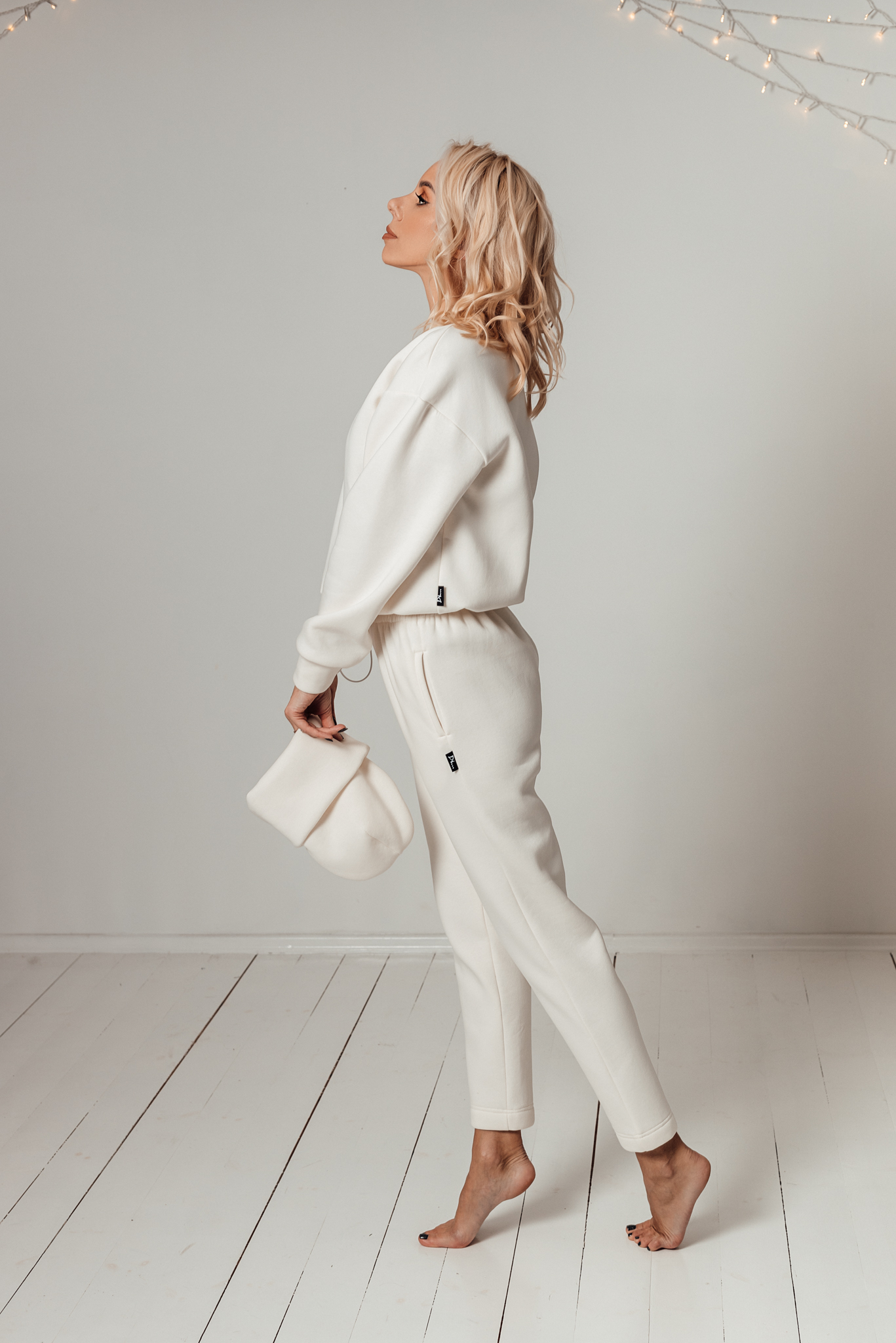 WHITE DREAM - Image 3